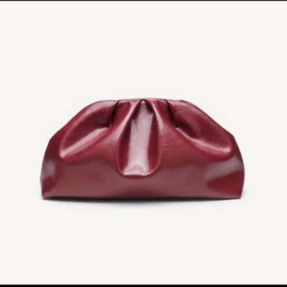 🐎NEW! Red Clutch with Stud Accents - Picture 2 of 5